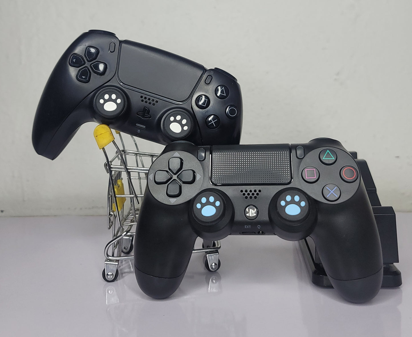PS4 Controller – Works on Phones and PCs(Brand New)