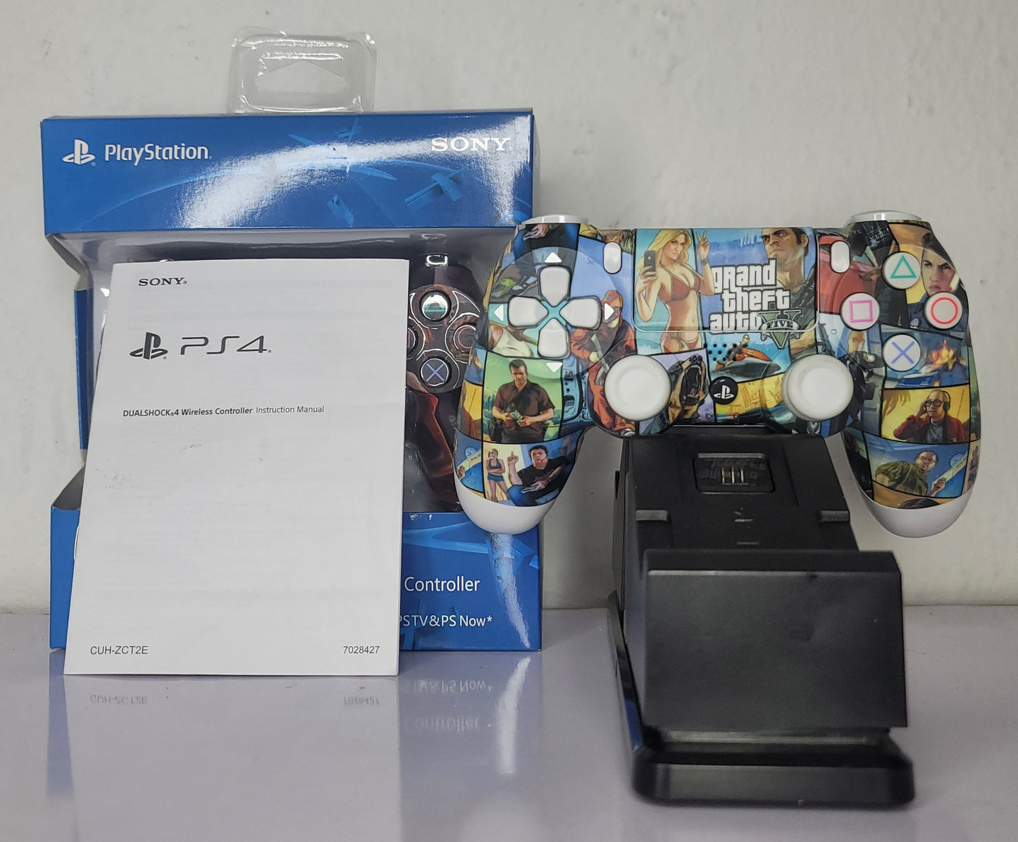 PS4 Controller – Works on Phones and PCs(Brand New)