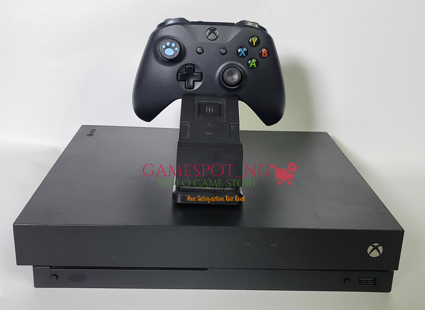 Xbox One X + 15 Installed Games + 1 PAD
