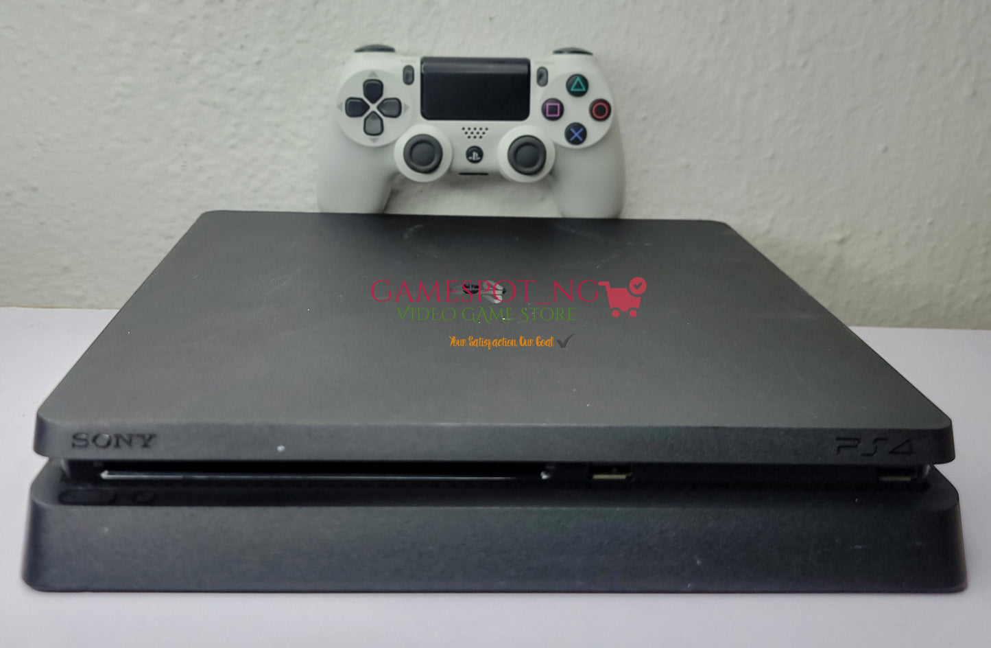 PlayStation 4 Slim + Installed Games