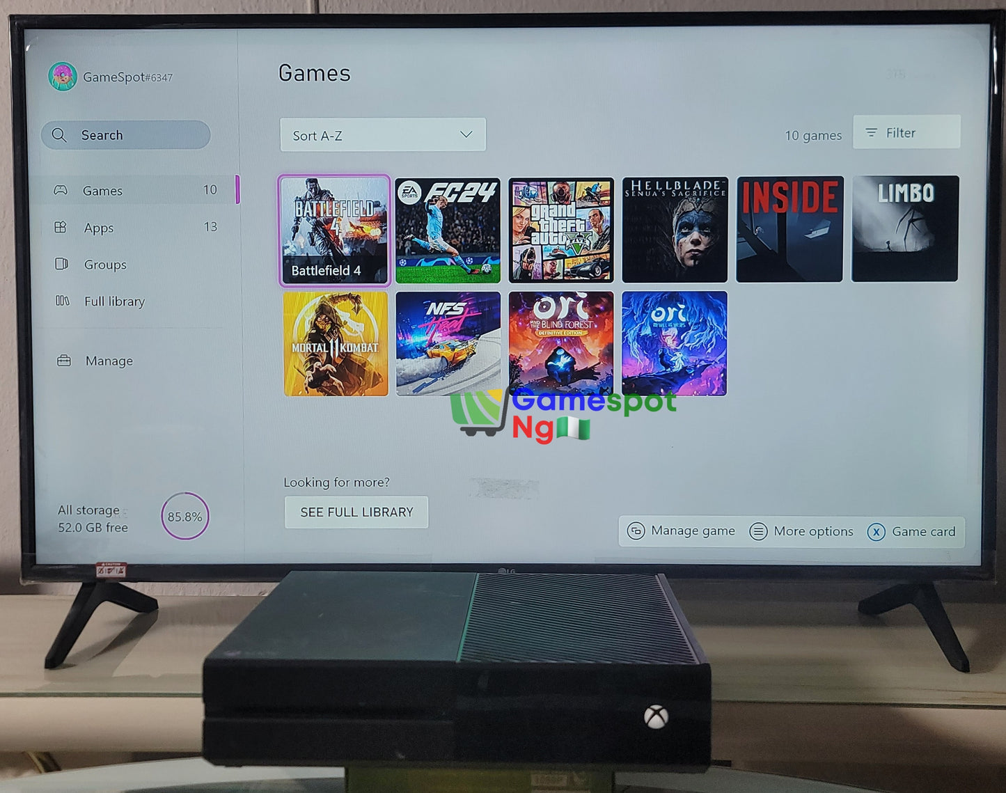 a Black Xbox One + Installed Games MACHINE HEAD only