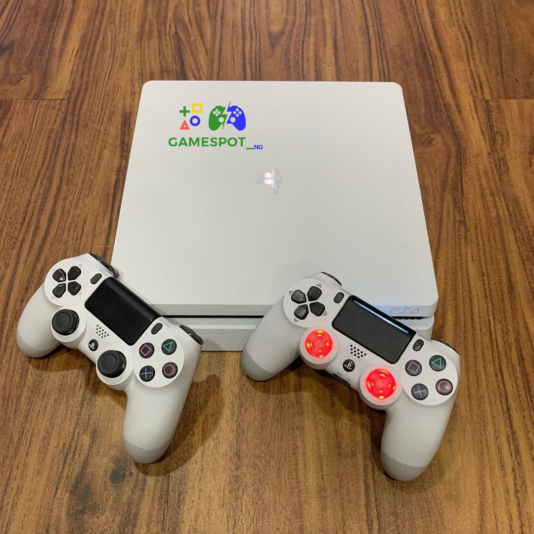 Uk Used PS4 Slim, 2 Pads & Pre-installed Games