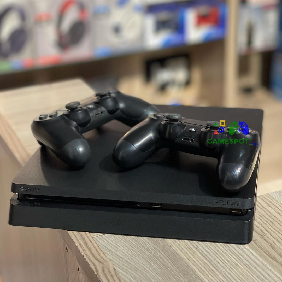 Uk Used PS4 Slim, 2 Pads & Pre-installed Games