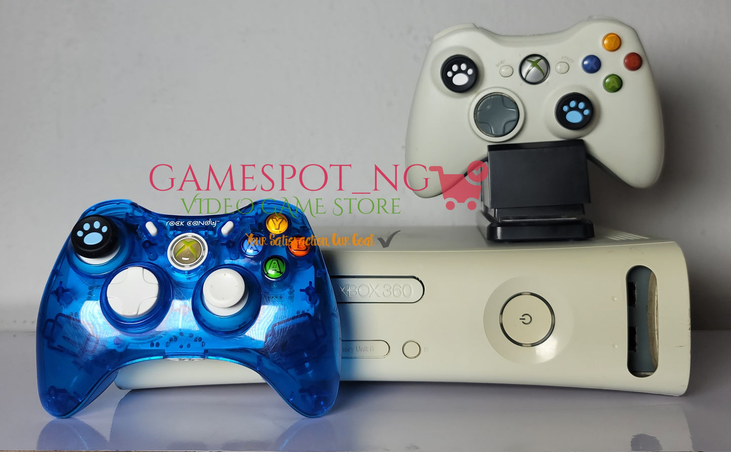 Xbox 360 2 Controllers & 15 Installed Games