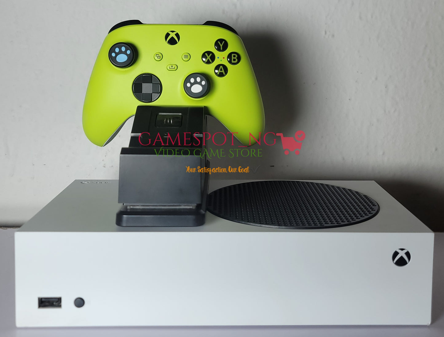1tb Xbox Series S + 10 Installed Games & a PAD