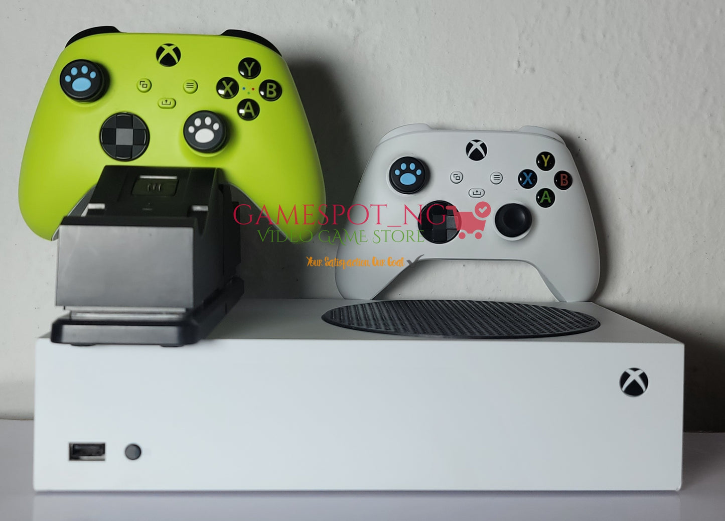 1tb Xbox Series S + 10 Installed Games & a PAD