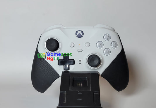 An Xbox Elite Series 2 Controller (UK USED)